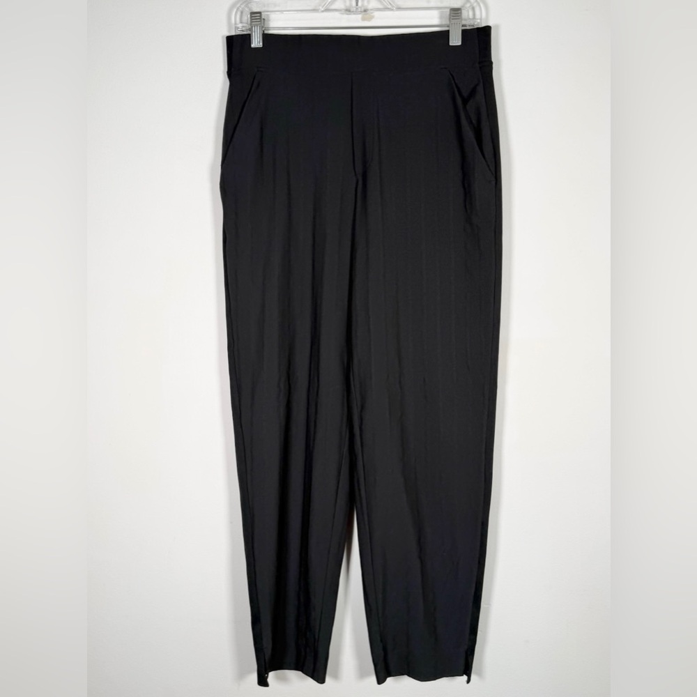 Athleta Women’s Size 6 Black Brooklyn Ankle Pants in Gloss Stripe